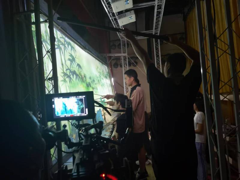 宜昌TVC拍摄公司：美妆时尚造梦师，雕琢细节中的高级质感